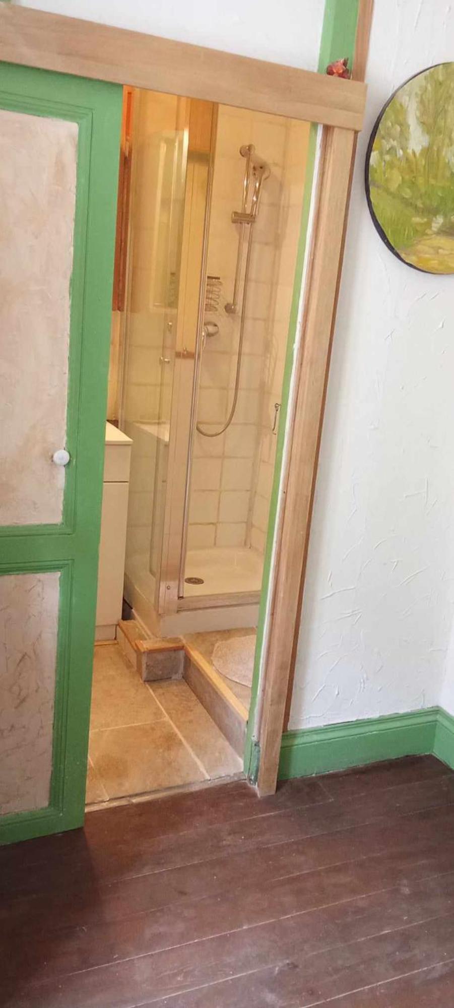 La Grille Fleurie, Chambres D'Hote Chez L'Habitant Arthonnay Exteriör bild
